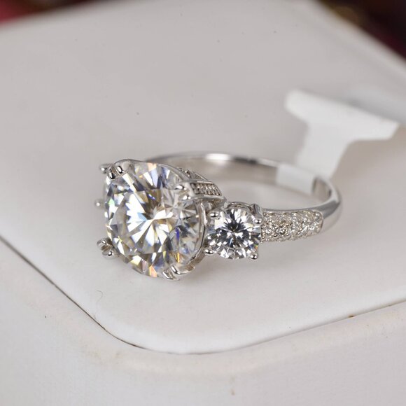 Certified Moissanite 6ctw Round Brilliant Cut Egagement Ring 925 Sterling Silver - Picture 7 of 12